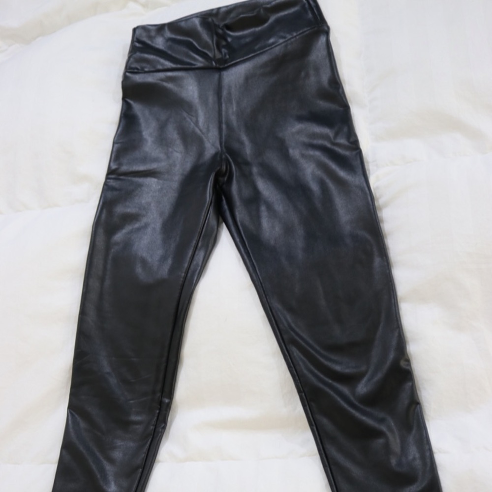 🖤Trendy Liquid Leggings